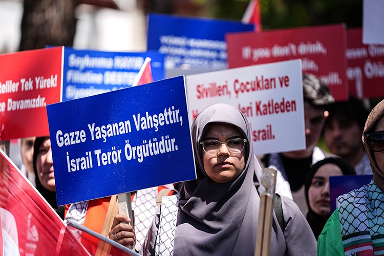 Türkiye'de öğrenciler ayakta: Filistin'e destek, İsrail'e lanet! Bursa Hayat Gazetesi -8