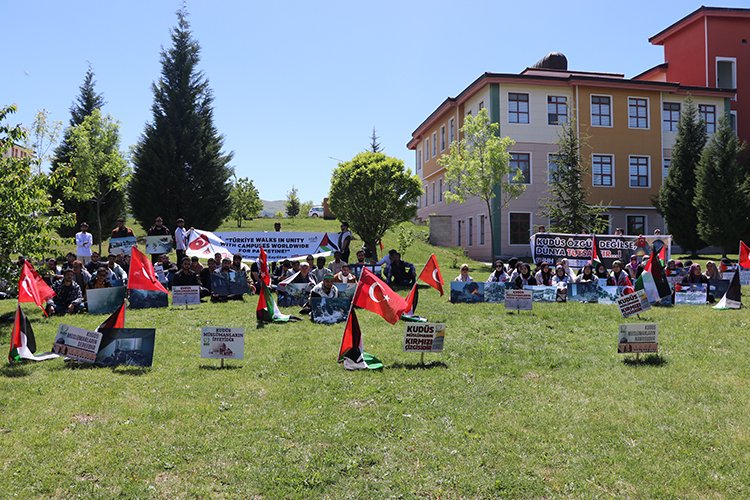 Türkiye'de öğrenciler ayakta: Filistin'e destek, İsrail'e lanet! Bursa Hayat Gazetesi -6
