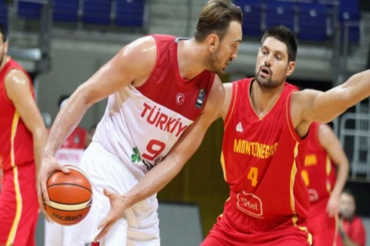 Türkiye A Milli Basketbol Takımı özel maçta Karadağ'ı mağlup etti