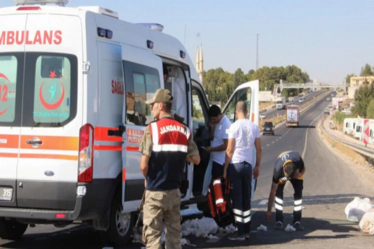 Ambulans minibüsle çarpıştı: 1 yaralı!