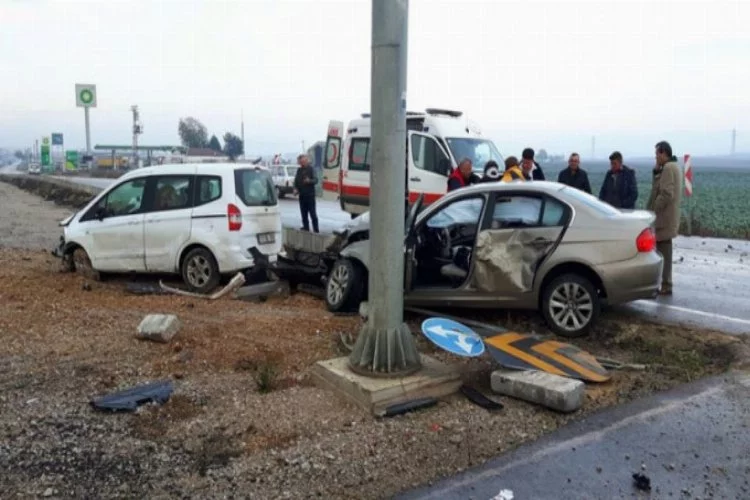 Bursa'da kavşakta feci kaza
