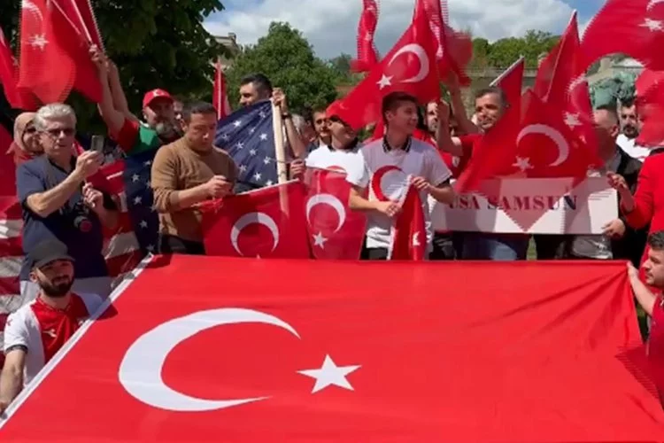 ABD'deki Türklerden Ermeni provokasyonuna karşı gösteri