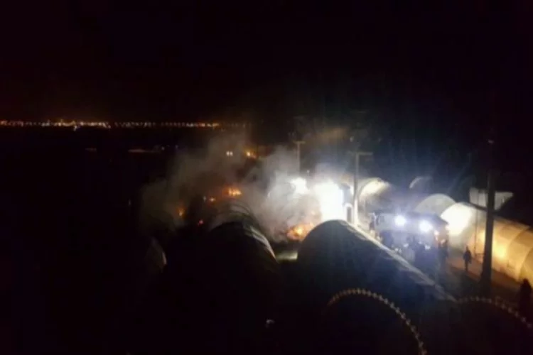 Polis ve askerlerin kaldığı çadır kentte yangın