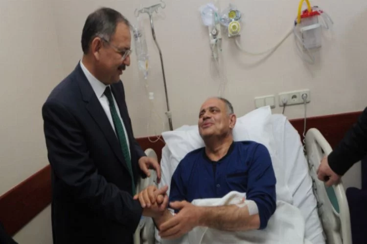 Özhaseki'den saldırıya uğrayan belediye başkanına ziyaret