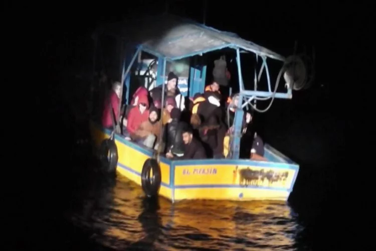 Akdeniz açıklarında 5'i çocuk 38 düzensiz göçmen yakalandı