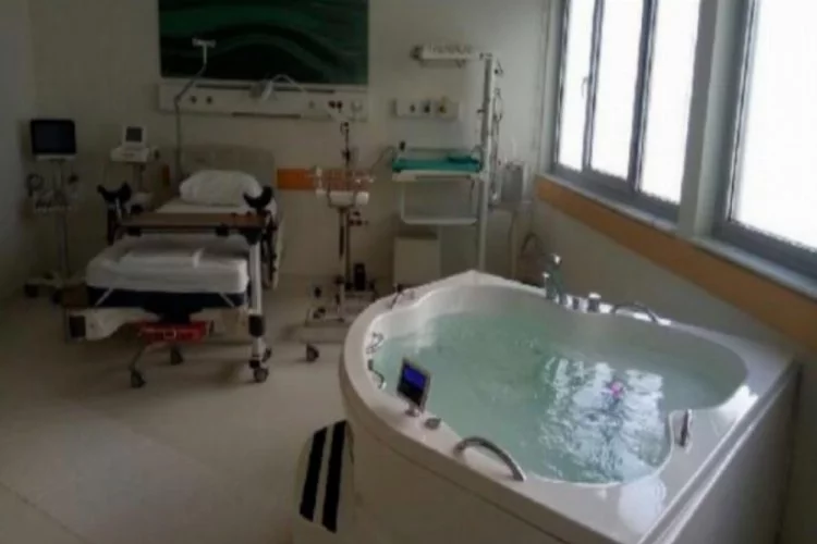 Devlet hastanelerindeki ilk suda doğum ünitesi açılıyor