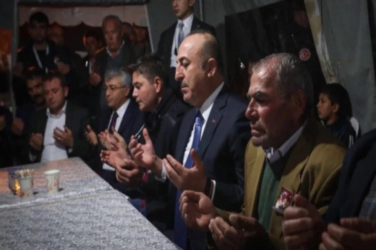 Dışişleri Bakanı Çavuşoğlu, şehit evini ziyaret etti