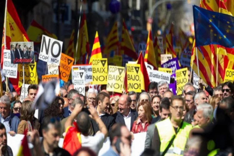 İspanya'da bağımsızlık karşıtı protesto gösterisi