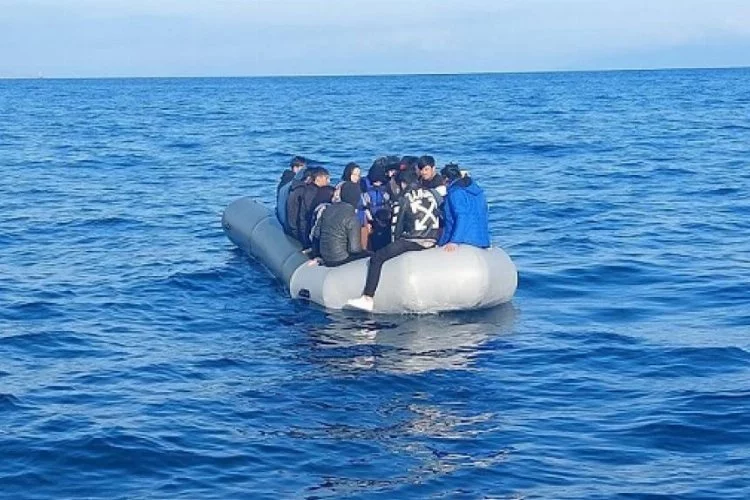14'ü çocuk 36 düzensiz göçmen kurtarıldı