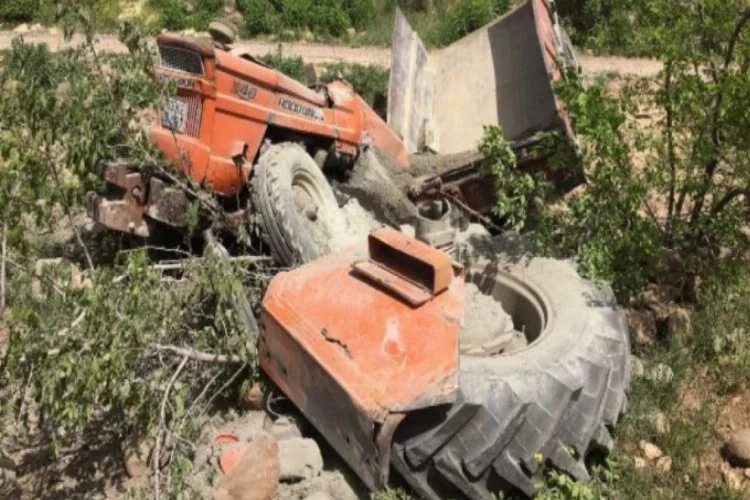 Şarampole devrilen traktörün sürücüsü hayatını kaybetti