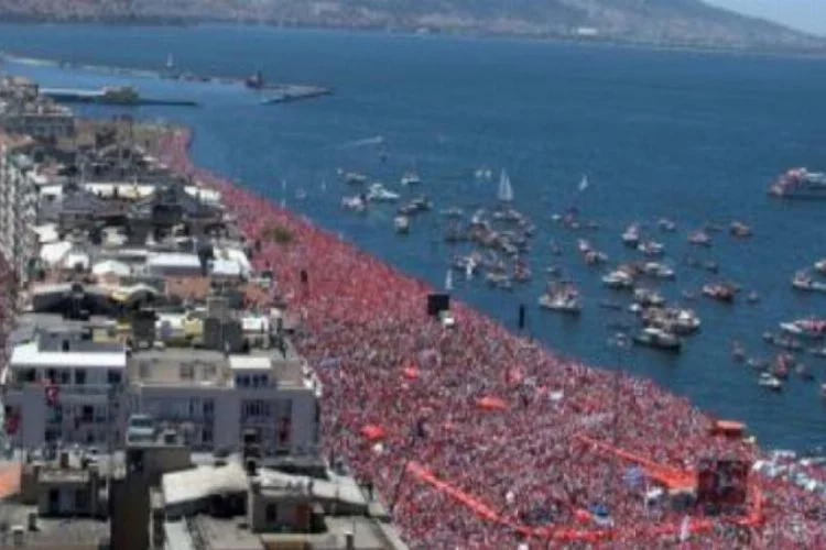Partilerden İzmir'de sürpriz liste