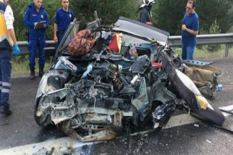 Ankara'da TIR ile otomobil çarpıştı: 3 ölü, 1 yaralı