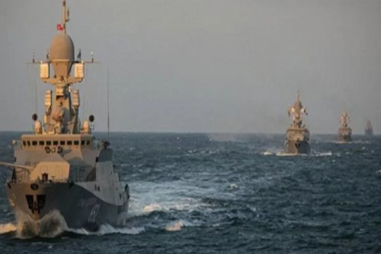 Rus savaş gemileri Akdeniz'e ulaştı