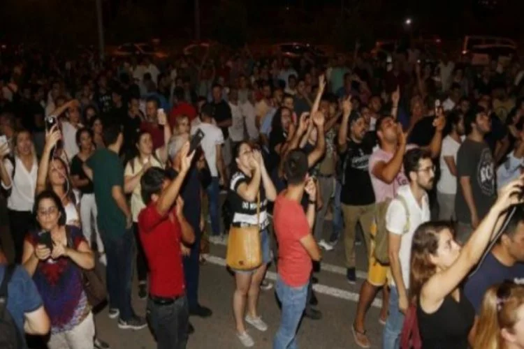 CHP'de partililer Genel Merkezi bastı!