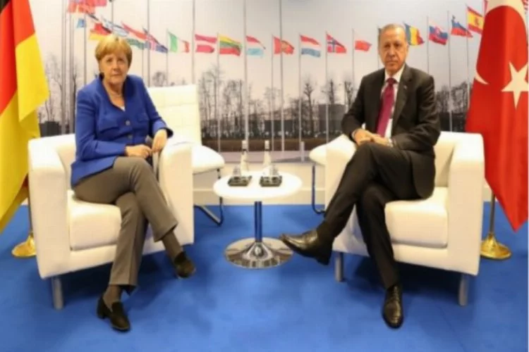 Erdoğan ve Merkel Brüksel'de görüştü