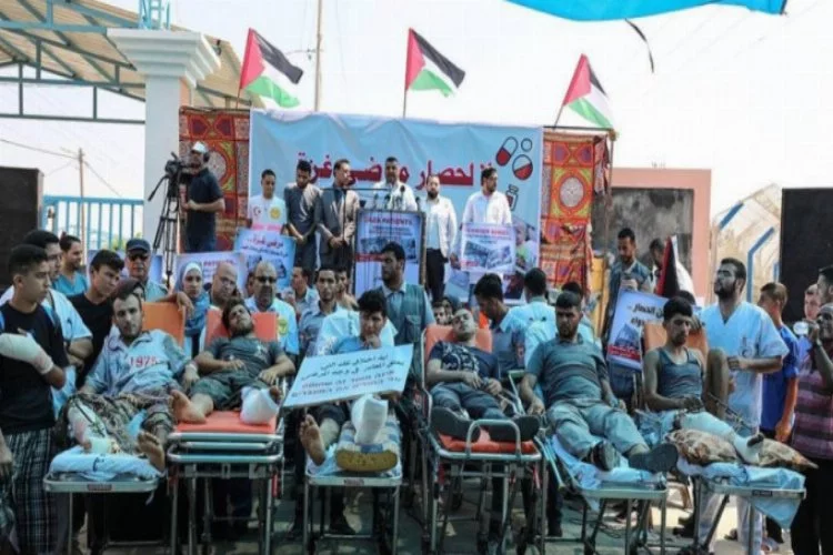 Gazzeli hastalar İsrail'i protesto etti