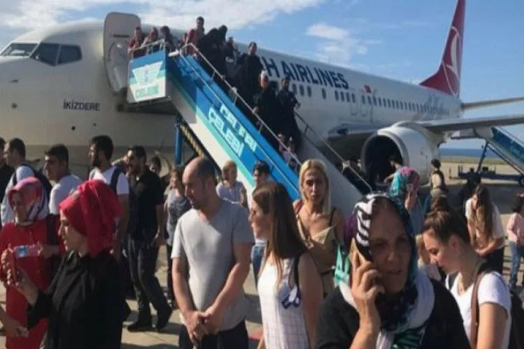 Trabzon-Ankara uçağı karıştı: Boğuluyoruz