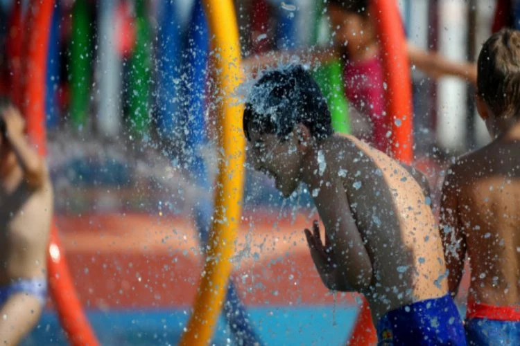 Bursa'nın ilk su oyunları parkı açıldı
