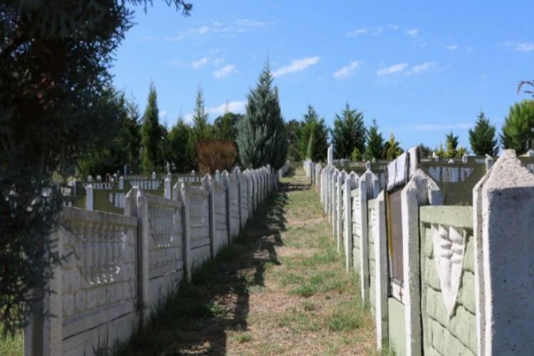Mezarlıklar ziyaretçilerini ağırlamaya hazır