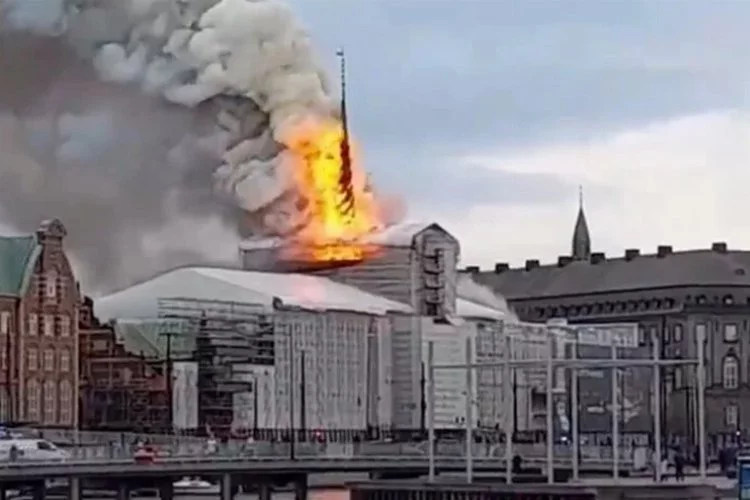 17. yüzyıldan kalma tarihi binada yangın!