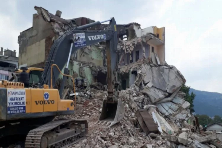Bursa'da o binalar yıkıldı