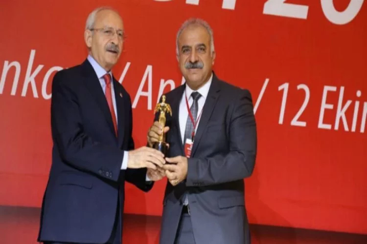 Kılıçdaroğlu'ndan Başkan Nehir'e ödül