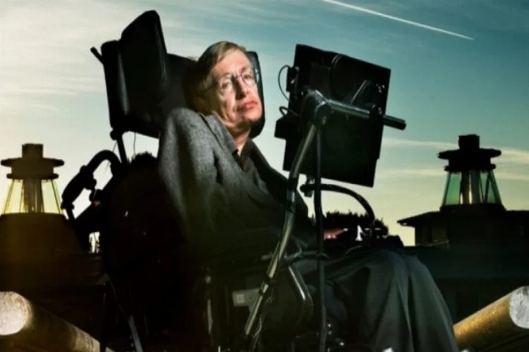 Hawking öldükten sonra da uyardı:  insanüstü ırk, insanlığı yok edecek