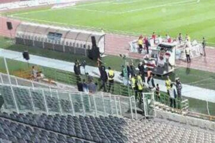 İranlı kadınların stadyumda maç coşkusu