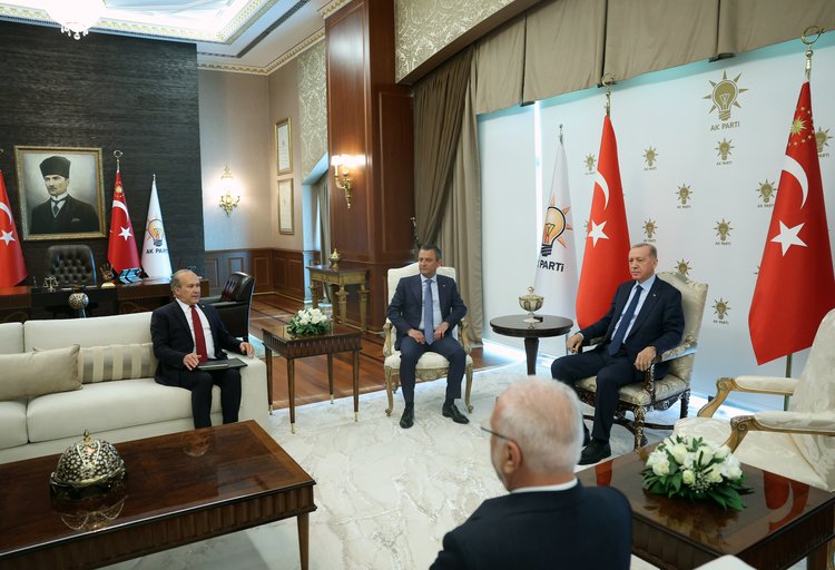 Cumhurbaşkanı Erdoğan, CHP Lideri Özel’i kabul etti-Bursa Hayat Gazetesi-4