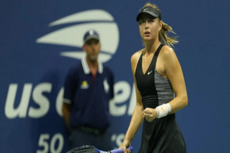 Sharapova, Wozniacki'yi eledi