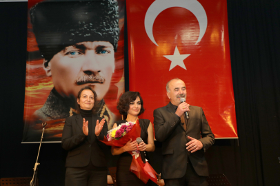 Bursa Mudanya'da Mustafa Kemal Atatürk, sevdiği şarkılarla anıldı