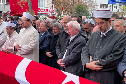 Hem yetim hem öksüz kaldılar:  Çift son yolculuğuna uğurlandı