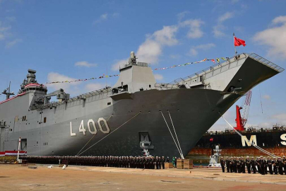 Dünyanın ilk SİHA gemisi TCG Anadolu hizmete girdi