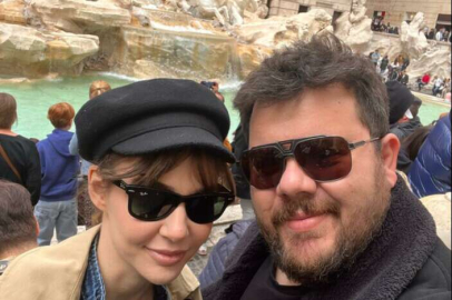 Berfu Yenenler'e doğum günü sürprizi