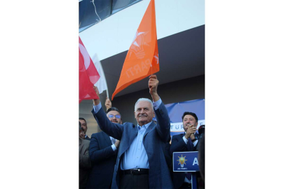Binali Yıldırım: 'Yolları böleriz ama Türkiye'yi böldürmeyiz'