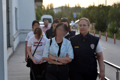 Depremzedelere hakarete gözaltı!