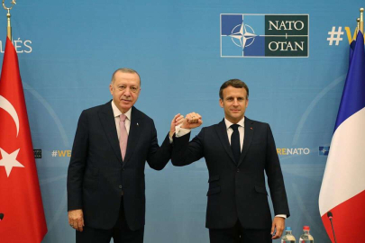 Macron'dan Cumhurbaşkanı Erdoğan'a tebrik