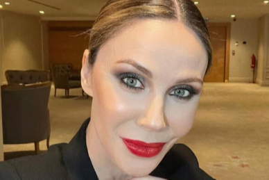 Demet Şener gelinlik paylaşımıyla sosyal medyayı salladı