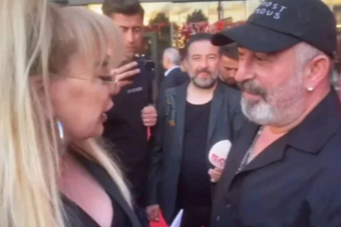 Zerrin Özer, Cem Yılmaz'a sitemde bulundu