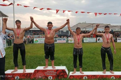 Bursa Büyükşehir Belediyesporlu güreşçilerden önemli başarı