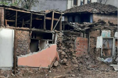 Bursa'da metruk binalar tehlike saçıyor