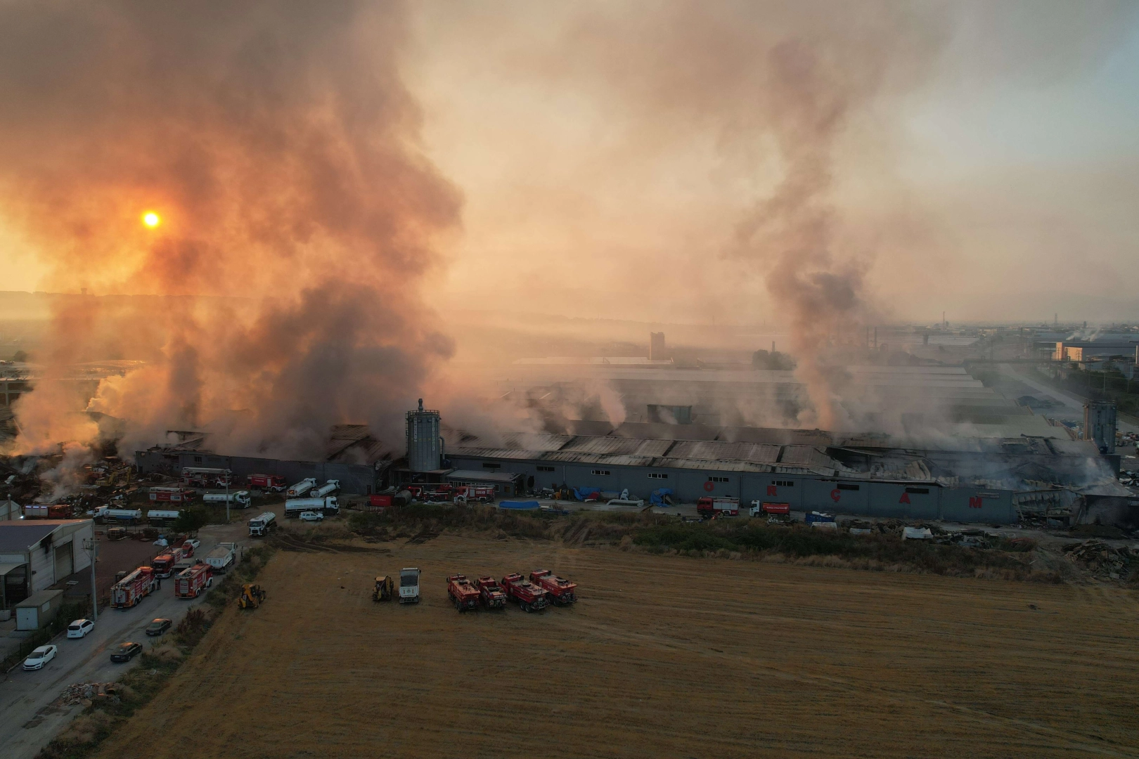Bursa'da 10 fabrika kül oldu... Facianın boyutu sabah ortaya çıktı!