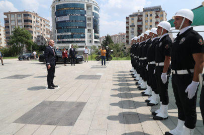 Bursa’nın yeni emniyet müdürü Dr. Sabit Akın Zaimoğlu göreve başladı