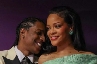 Rihanna ikinci kez anne oldu