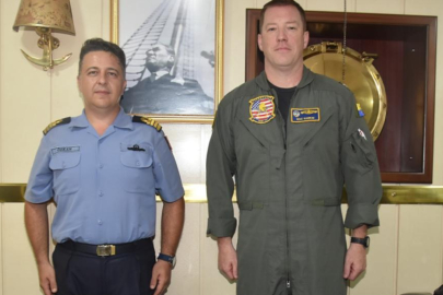 ABD'li Uçak Gemisi Görev Grubu Komutanı TCG GÖKÇEADA'ya ziyaret!