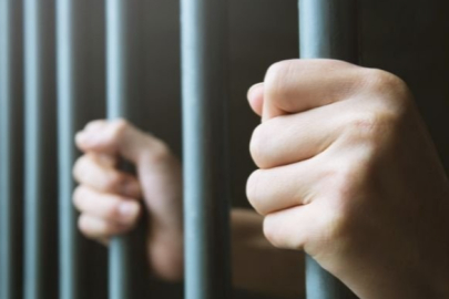 İllegal hayatı özendirmekle suçlanan hangi rapçiler gözaltında?