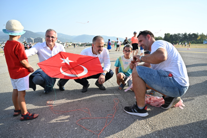 Yunuseli Havaalanı’nda şenlik: Zafer coşkusu Bursa semalarında