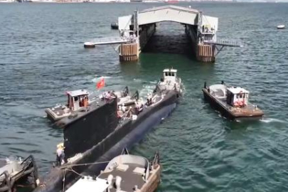 "TCG Batıray" denizaltısı havuza çekildi