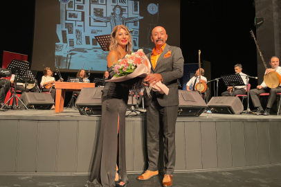 Bursa'da sanat güneşi Zeki Müren anıldı