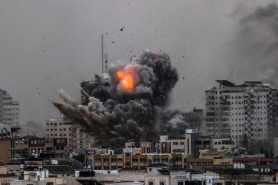 İsrail, Gazze'yi denizden de vurdu!